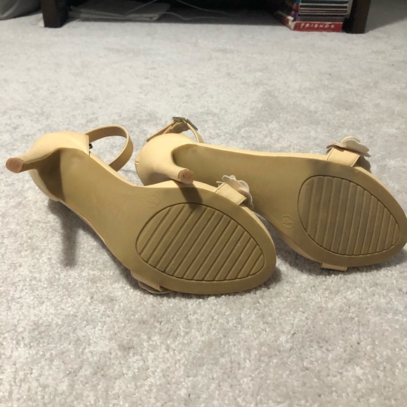 Women’s Heels (like new) - Picture 6 of 6